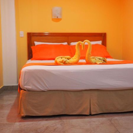 Hostal Espana Puerto Ayora  Exteriör bild