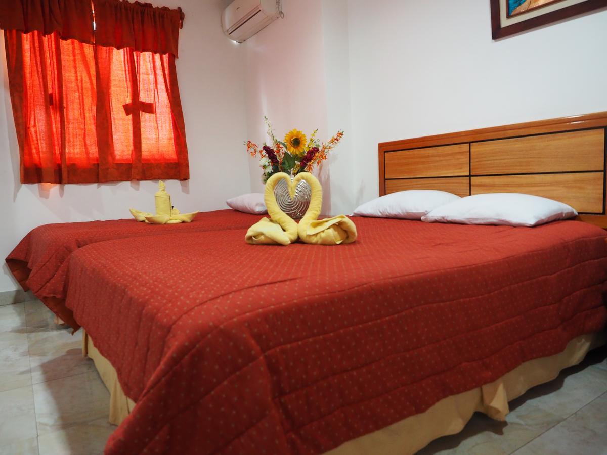 Hostal Espana Puerto Ayora  Exteriör bild