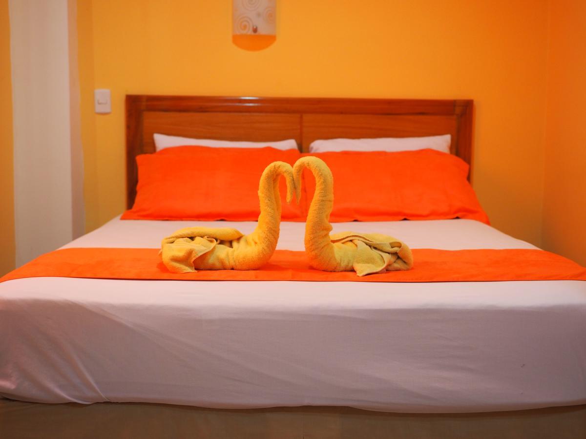 Hostal Espana Puerto Ayora  Exteriör bild