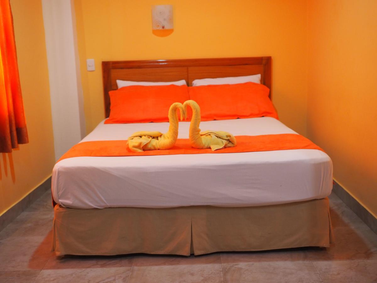 Hostal Espana Puerto Ayora  Exteriör bild