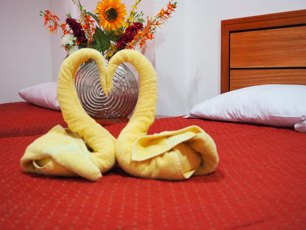 Hostal Espana Puerto Ayora  Exteriör bild