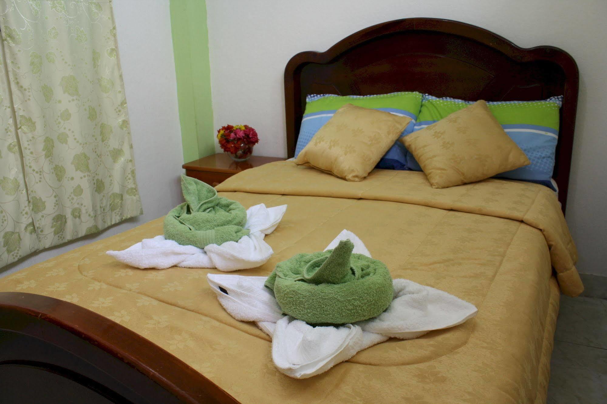 Hostal Espana Puerto Ayora  Exteriör bild