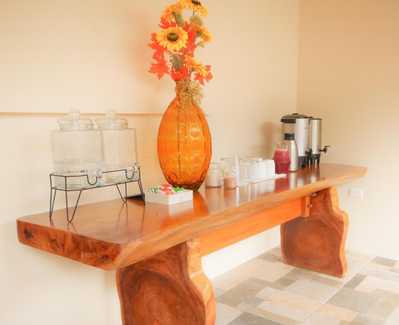 Hostal Espana Puerto Ayora  Exteriör bild