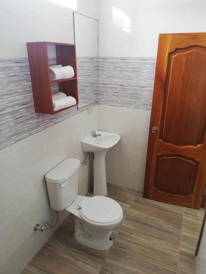 Hostal Espana Puerto Ayora  Exteriör bild