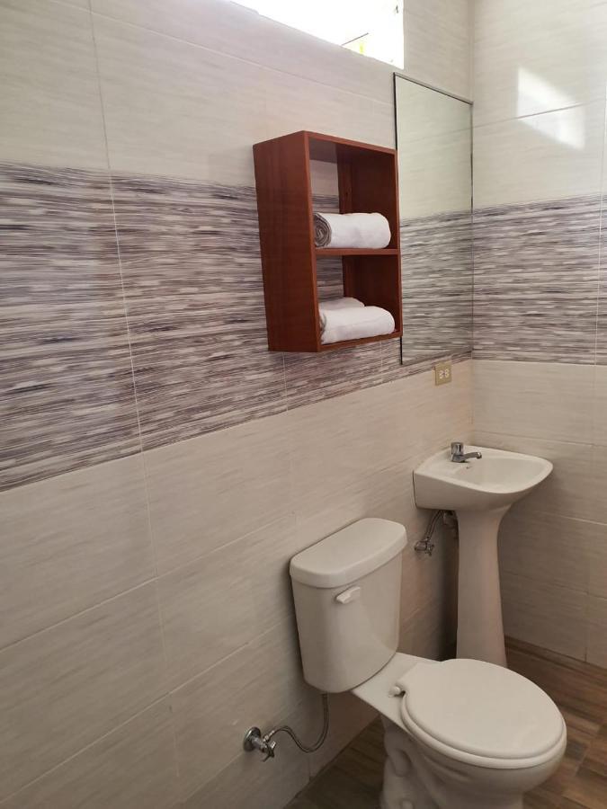 Hostal Espana Puerto Ayora  Exteriör bild